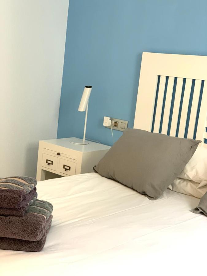 Apartaments El Cine Roses Bagian luar foto