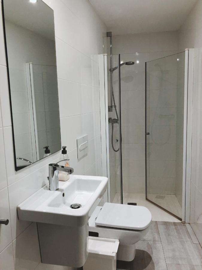 Apartaments El Cine Roses Bagian luar foto