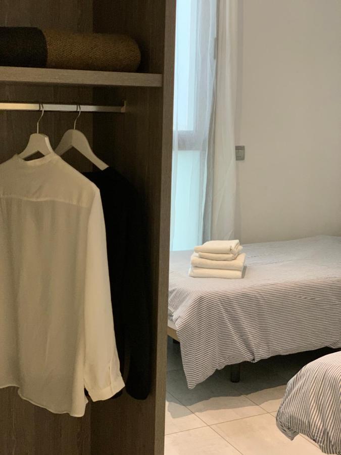 Apartaments El Cine Roses Bagian luar foto