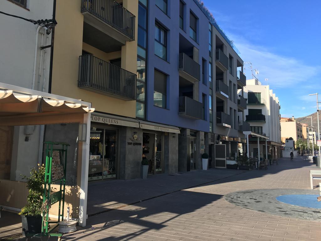 Apartaments El Cine Roses Bagian luar foto
